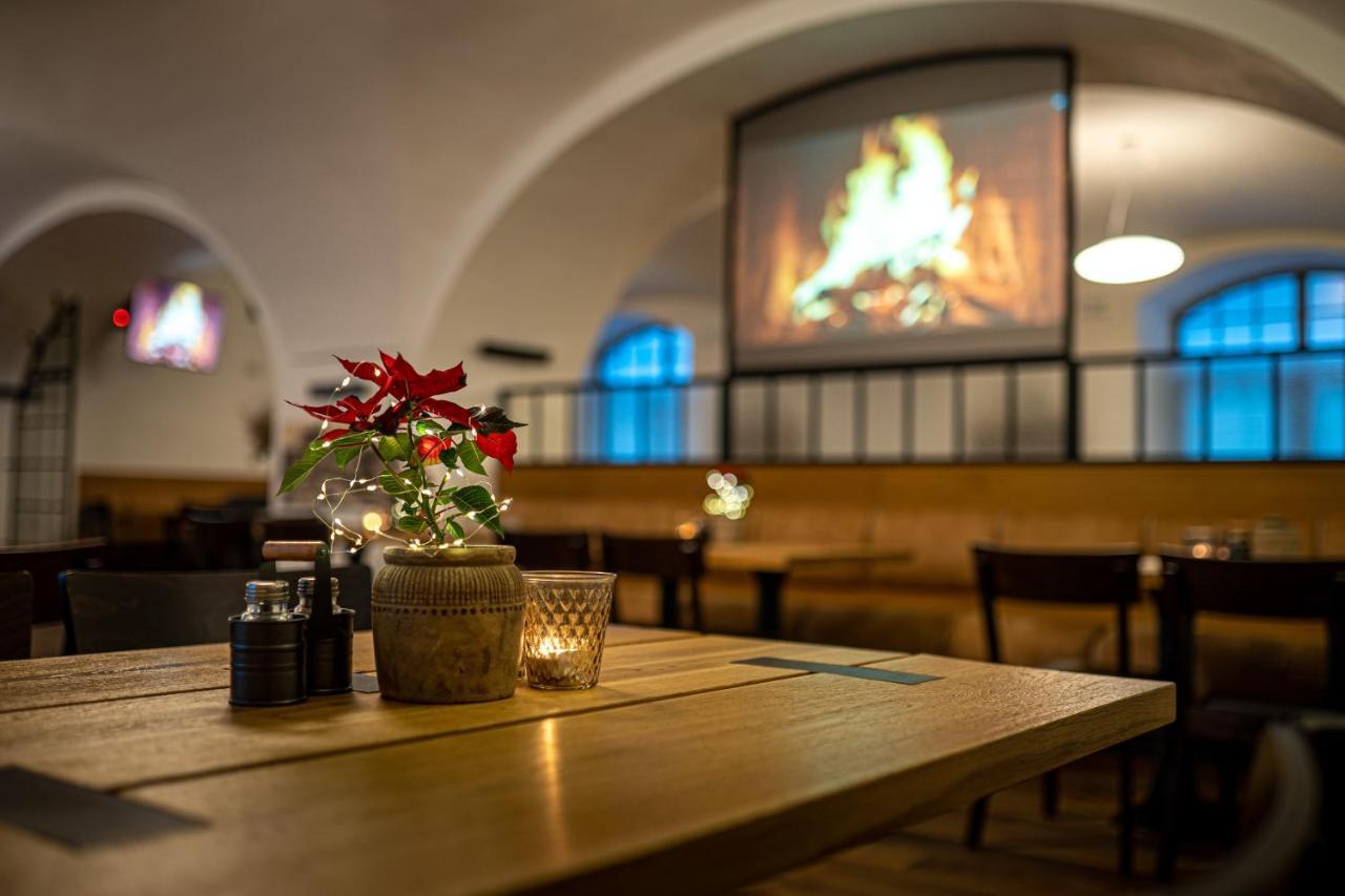 Hotel Pansky Pivovar Holešov Buitenkant foto