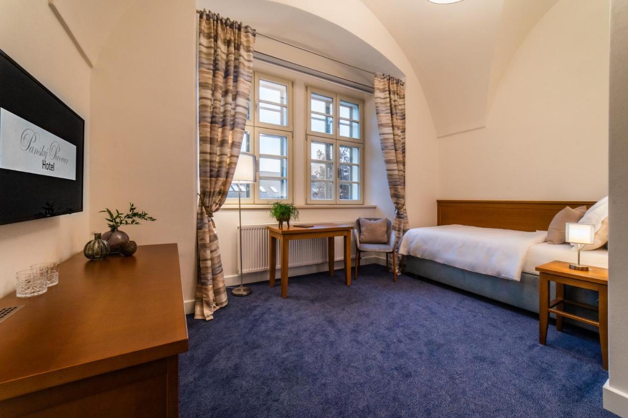 Hotel Pansky Pivovar Holešov Buitenkant foto